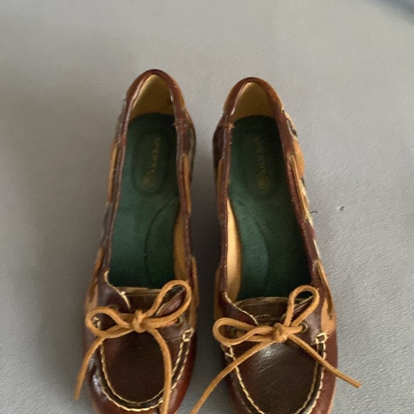 Sperry vintage wedge heels! So cute and comfortable size 8 leather - Picture 3 of 6